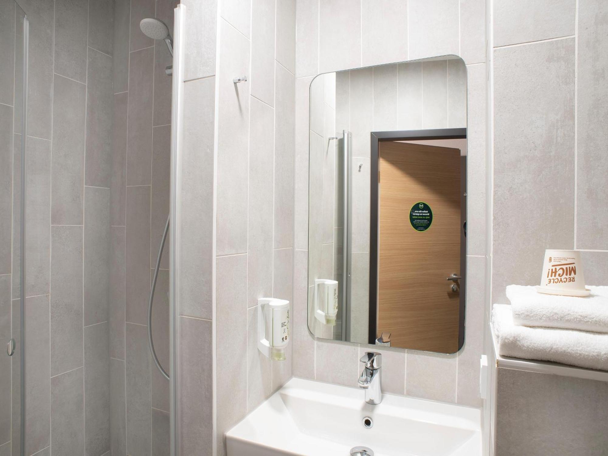 B&B Hotel Schwerin-Sued Esterno foto